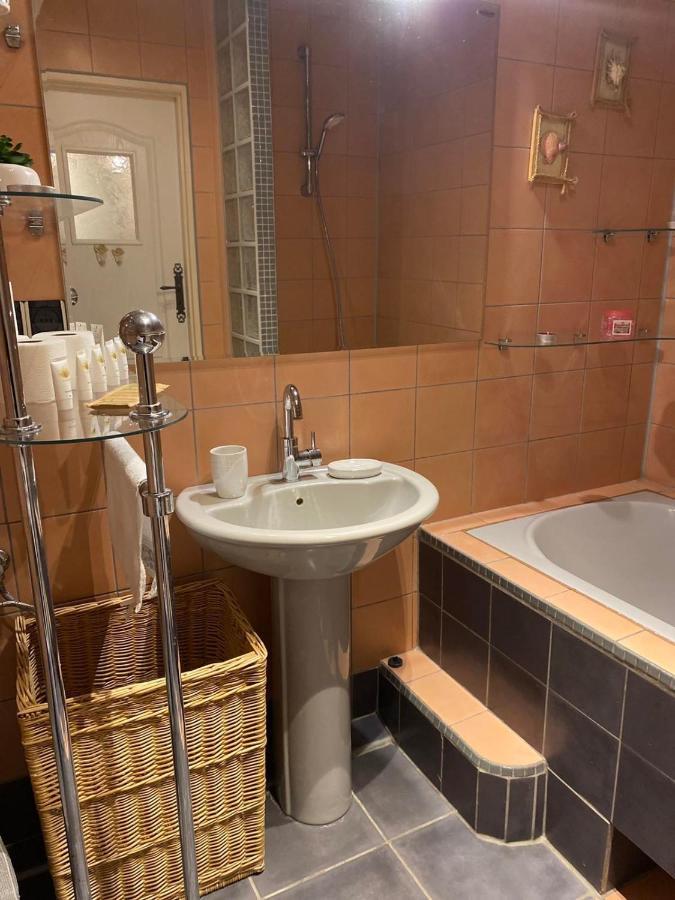 Zapustna Nowa Lägenhet Warszawa Exteriör bild